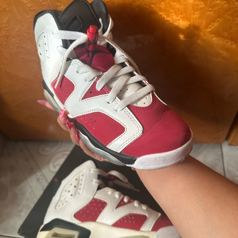 Retro Air Jordan 6 Carmine/Red
Size 4Y Gradeschool / fits a women’s 5.5